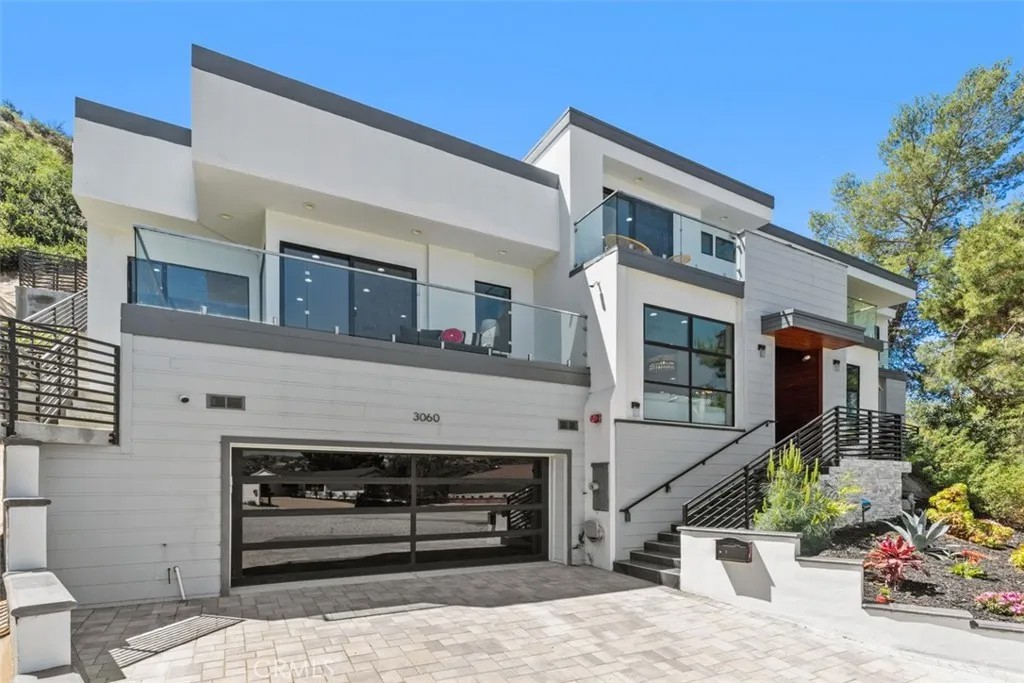 3060 Hollywell