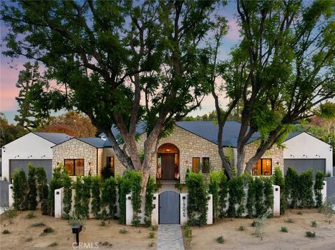 19026 Sprague Street Tarzana CA 91356