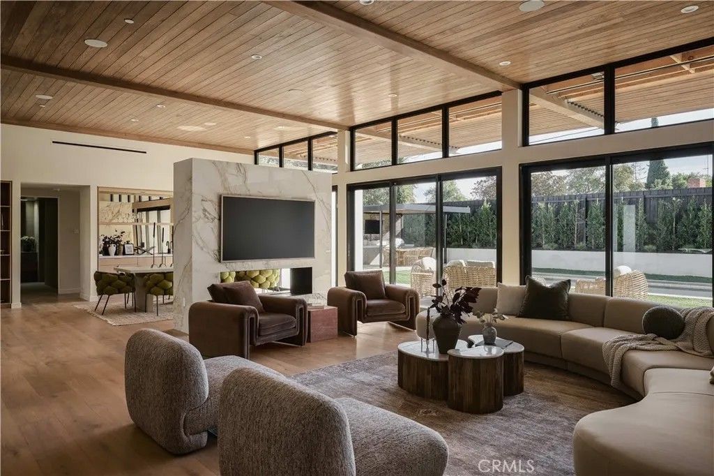 Photo of 23740 Killion Street, Woodland Hills, CA 91367 (MLS # TR25277863)