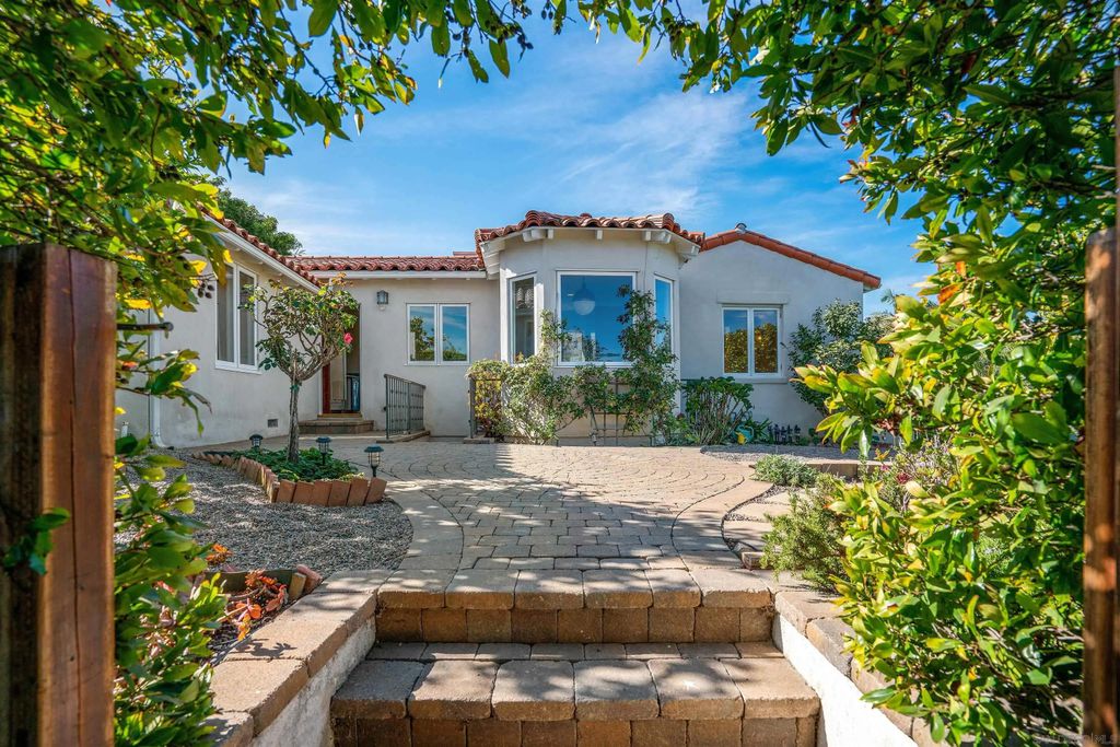 Photo of 1865 Soledad Ave, La Jolla, CA 92037 (MLS # 250033995)