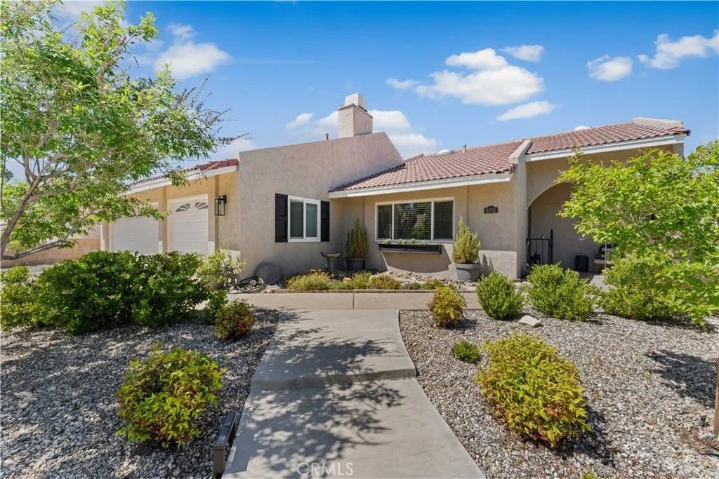 Photo of 6205 Corinthian Pl, Lancaster, CA 93536 (MLS # SR26074956)