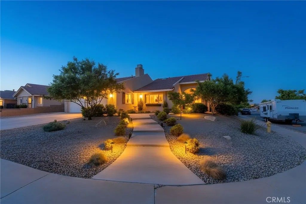 Photo of 6205 Corinthian Pl, Lancaster, CA 93536 (MLS # SR26074956)