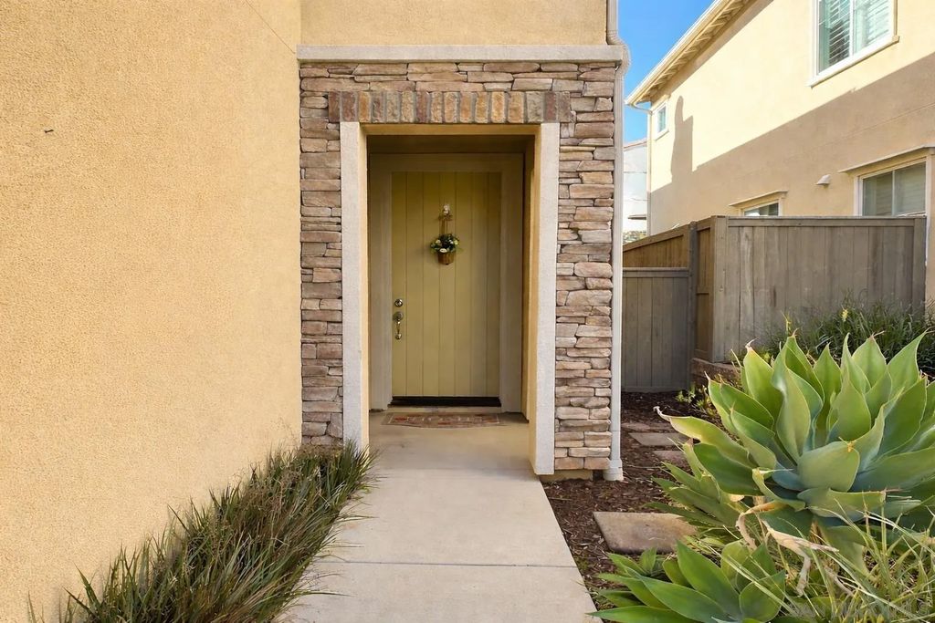 Photo of 1132 Cherry Tree Lane, Vista, CA 92084 (MLS # 260008009)