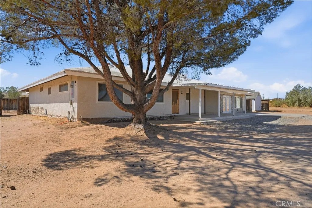 1749 S Valley View Drive