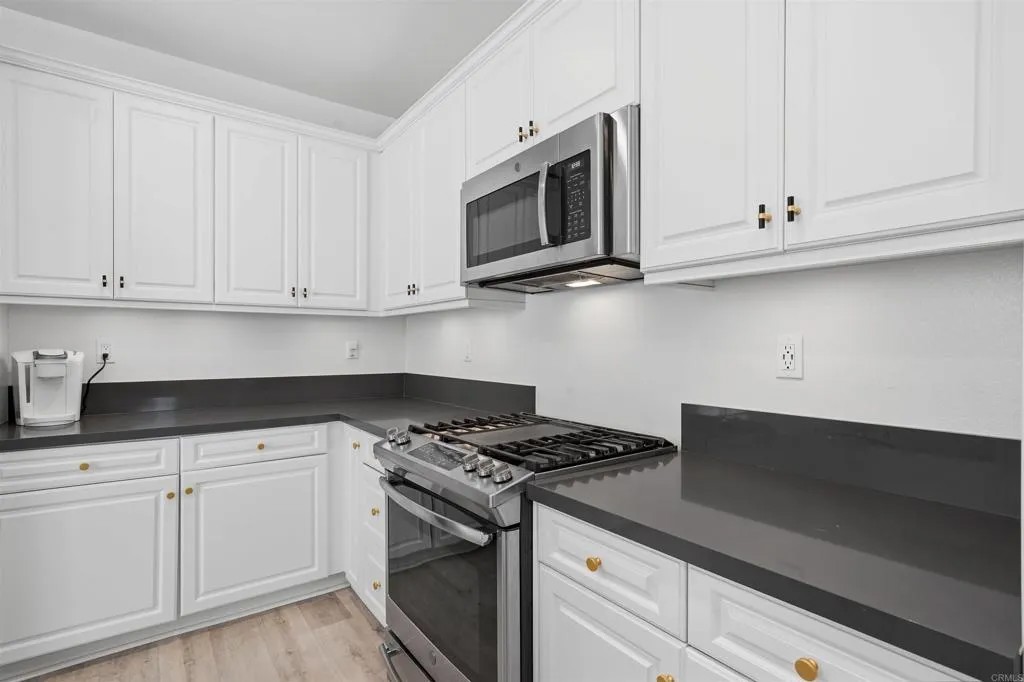 1190 Camino Prado