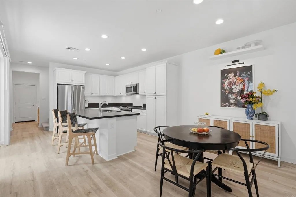 1190 Camino Prado