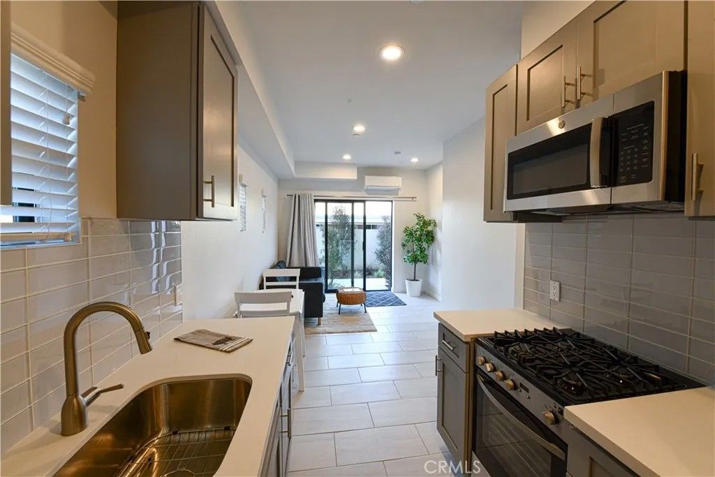 Photo of 15826 S Vermont Avenue #2, Gardena, CA 90247 (MLS # LG25248715)