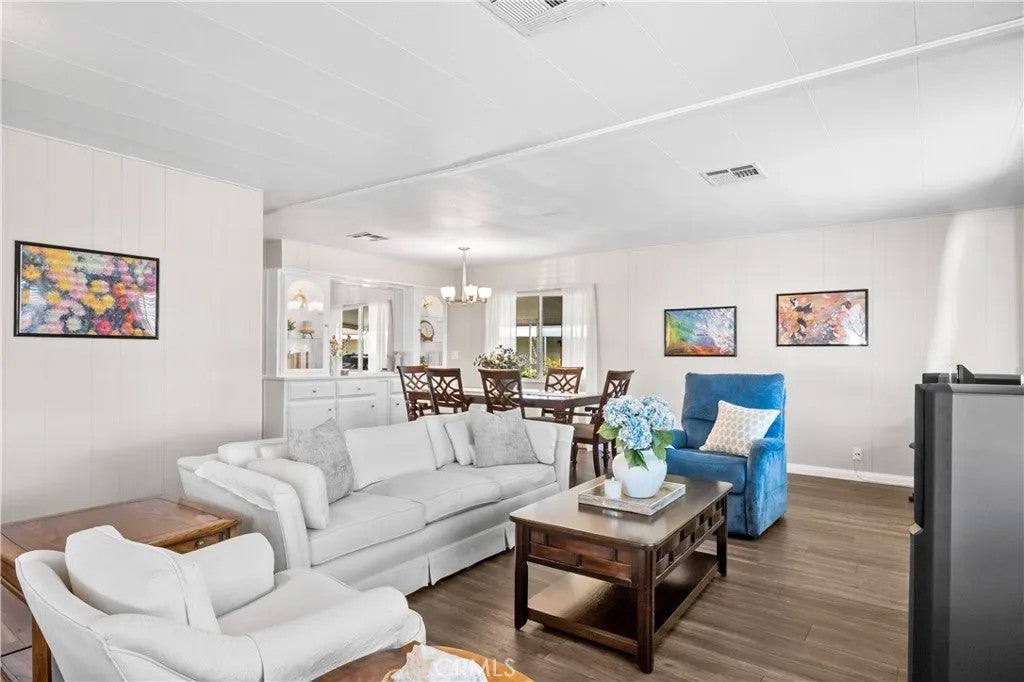 3762 Lake Crest