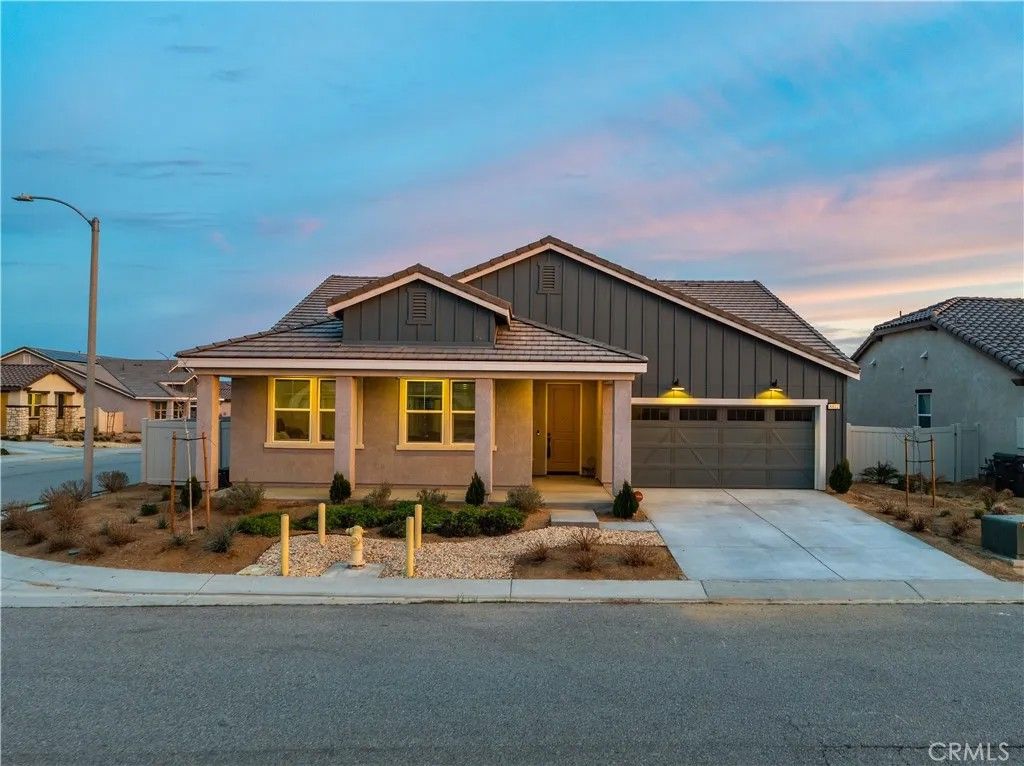 Photo of 8812 W Dale Drive, Lancaster, CA 93536 (MLS # SR26032272)