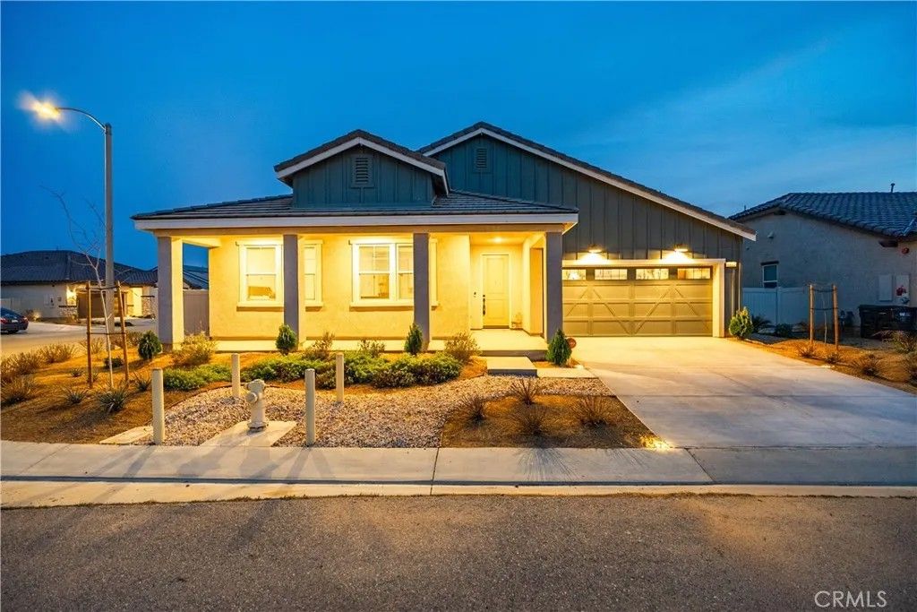 Photo of 8812 W Dale Drive, Lancaster, CA 93536 (MLS # SR26032272)