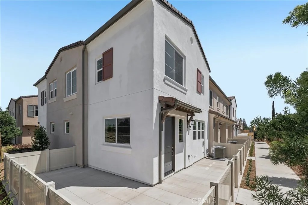 9198 Waverly Lane