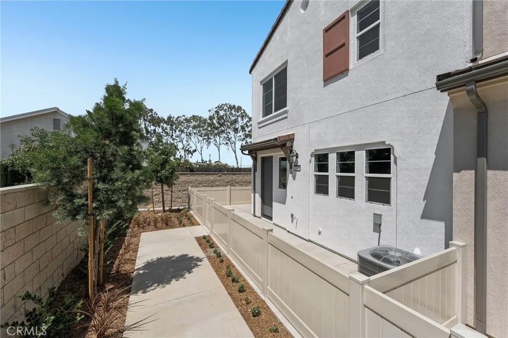 9198 Waverly Lane