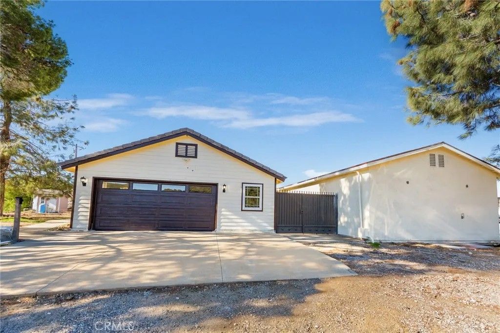 Photo of 6401 Hubbard Rd, Acton, CA 93510 (MLS # GD25268617)