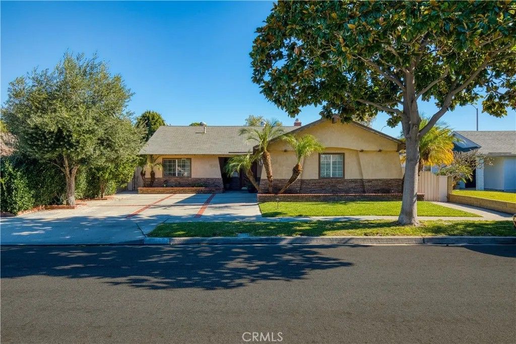Photo of 1034 S Verde Street, Anaheim, CA 92805 (MLS # PW26004143)
