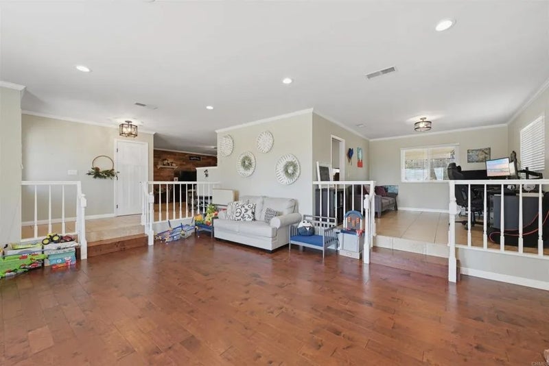 2438 Duraznitos Rd