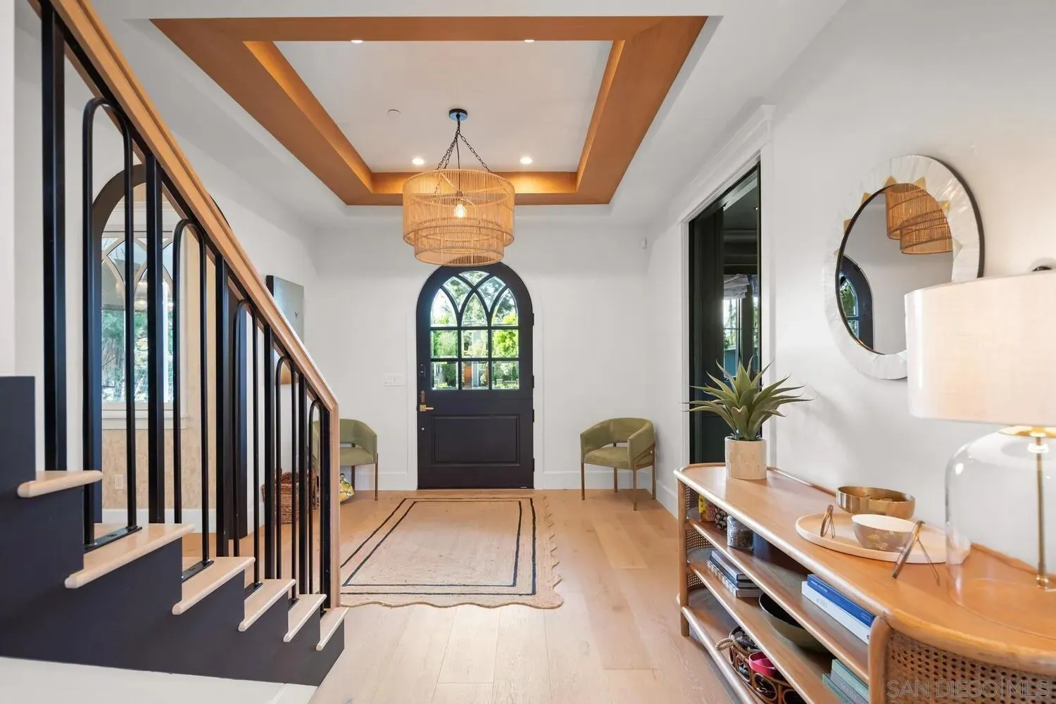 Coronado, California 92118, United States, 5 Bedrooms Bedrooms, ,6 BathroomsBathrooms,Residential,Pending,233110