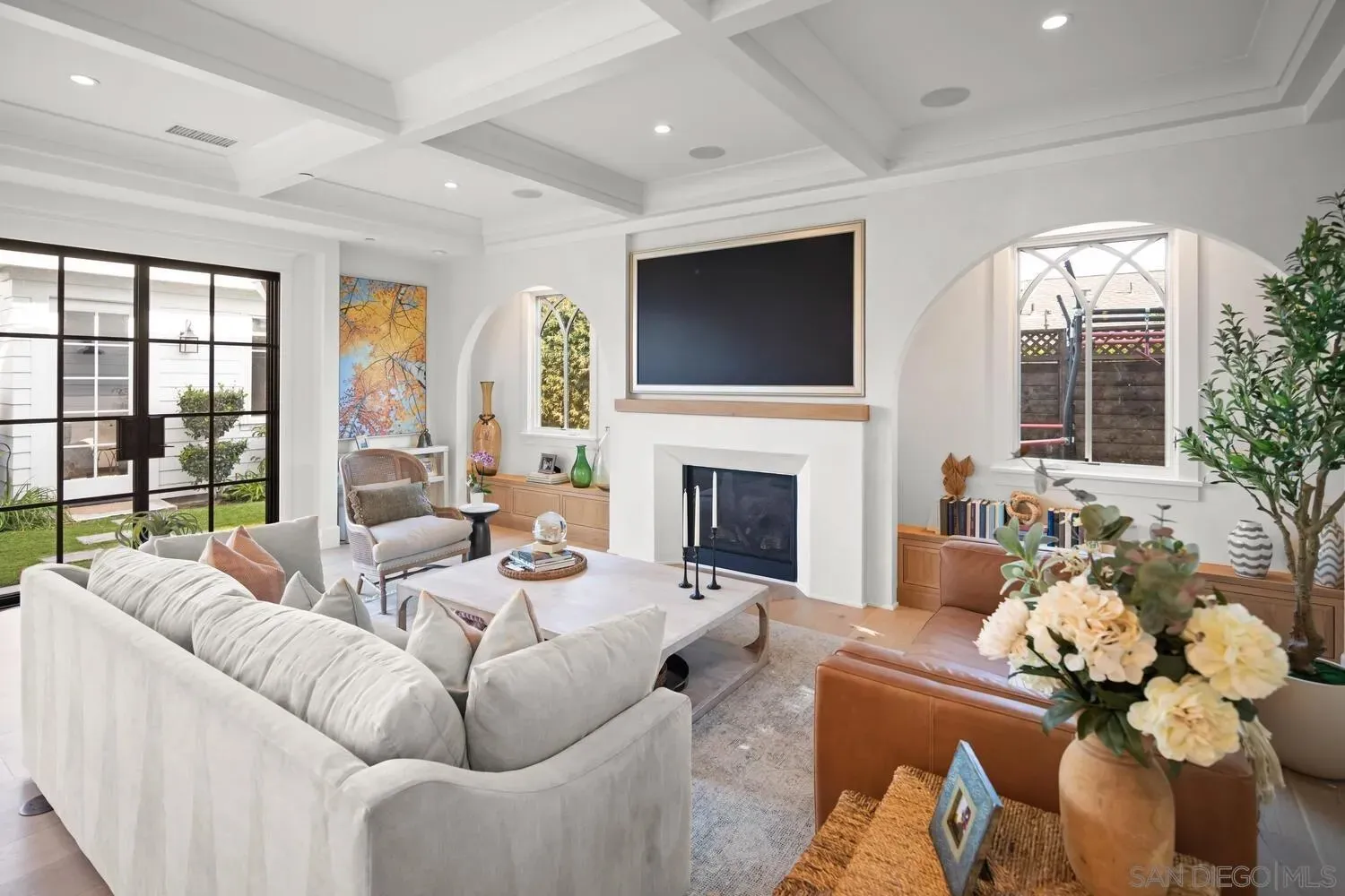 Coronado, California 92118, United States, 5 Bedrooms Bedrooms, ,6 BathroomsBathrooms,Residential,Pending,233110