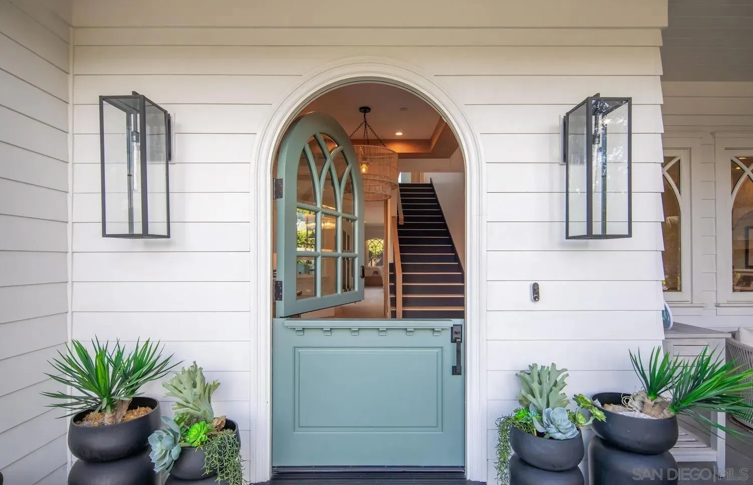 Coronado, California 92118, United States, 5 Bedrooms Bedrooms, ,6 BathroomsBathrooms,Residential,Pending,233110