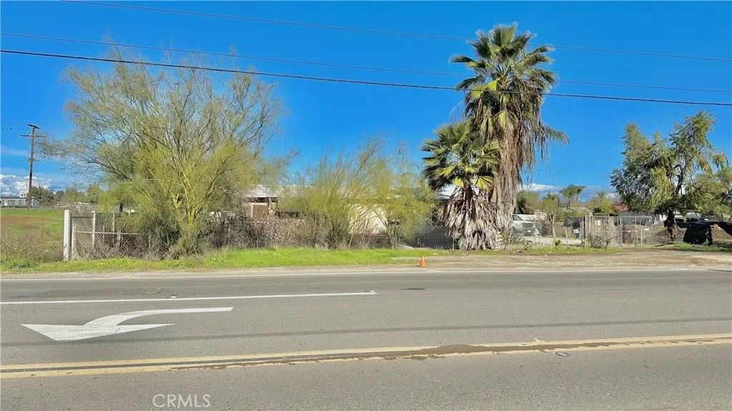 Photo of 21274 Cajalco Rd, Perris, CA 92570 (MLS # IV26003941)
