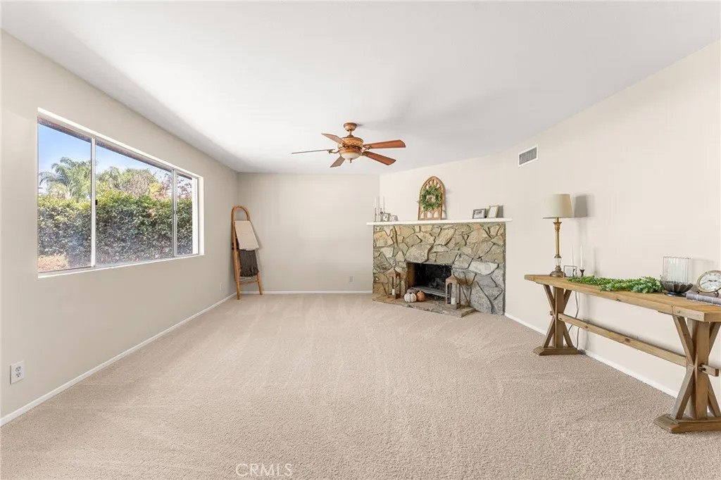 718 Robinhood Lane