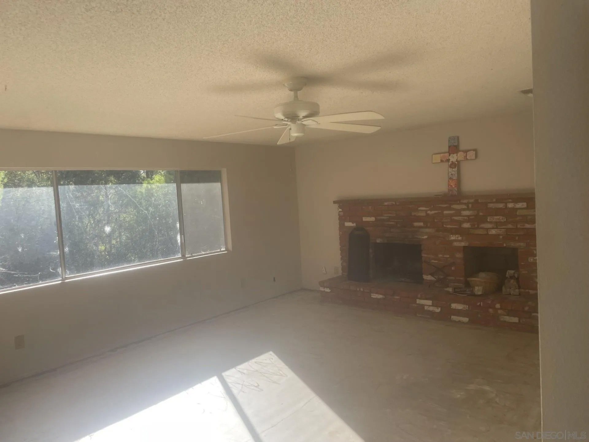 14578 Olive Vista