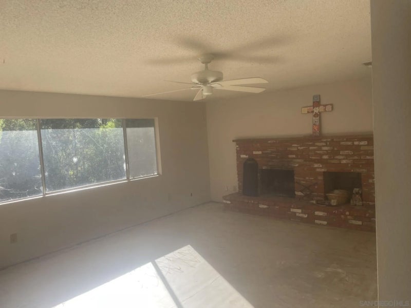 14578 Olive Vista