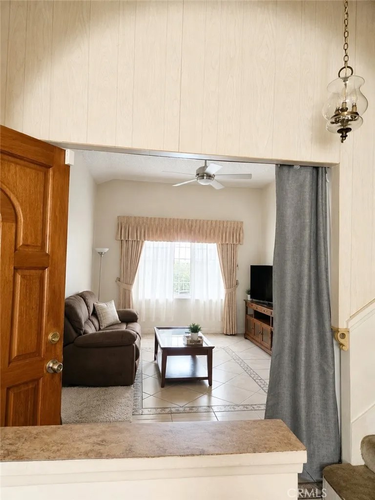15305 La Valle