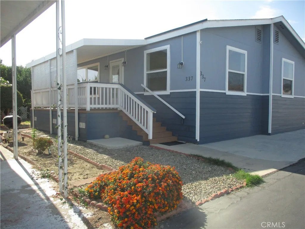 Photo of 337 Rodgers ST, Ventura, CA 93003 (MLS # SR26173448)