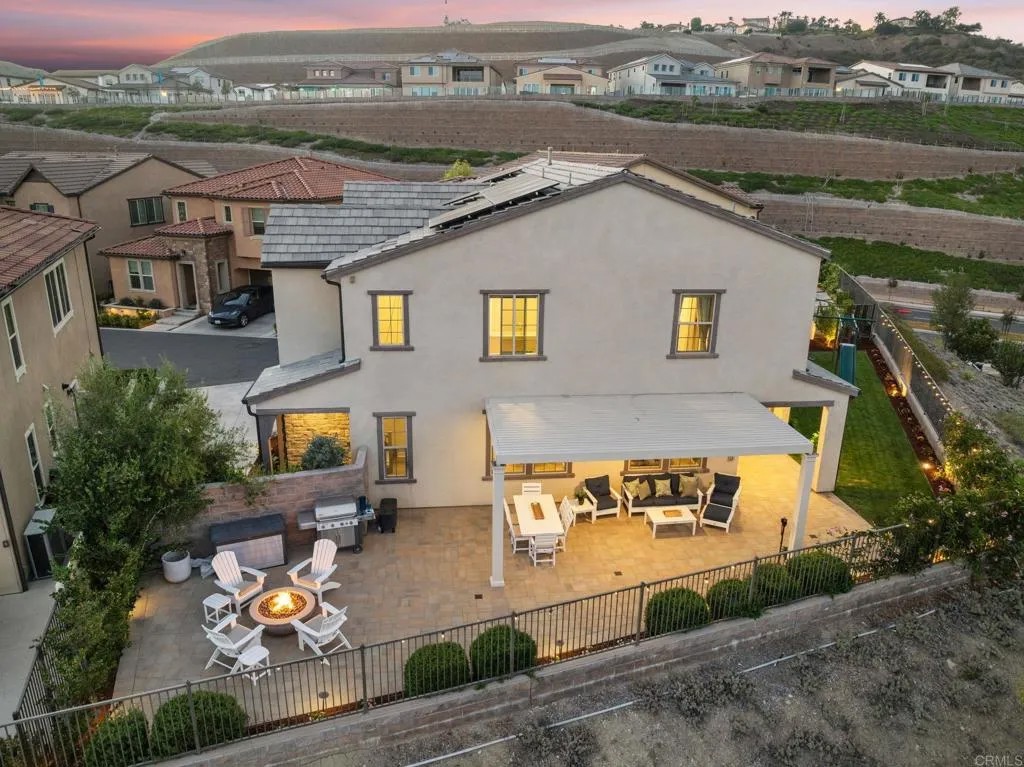 1832 Aliso Canyon Dr