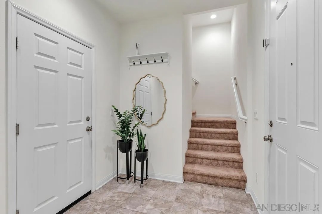 2822 Juniper Berry St