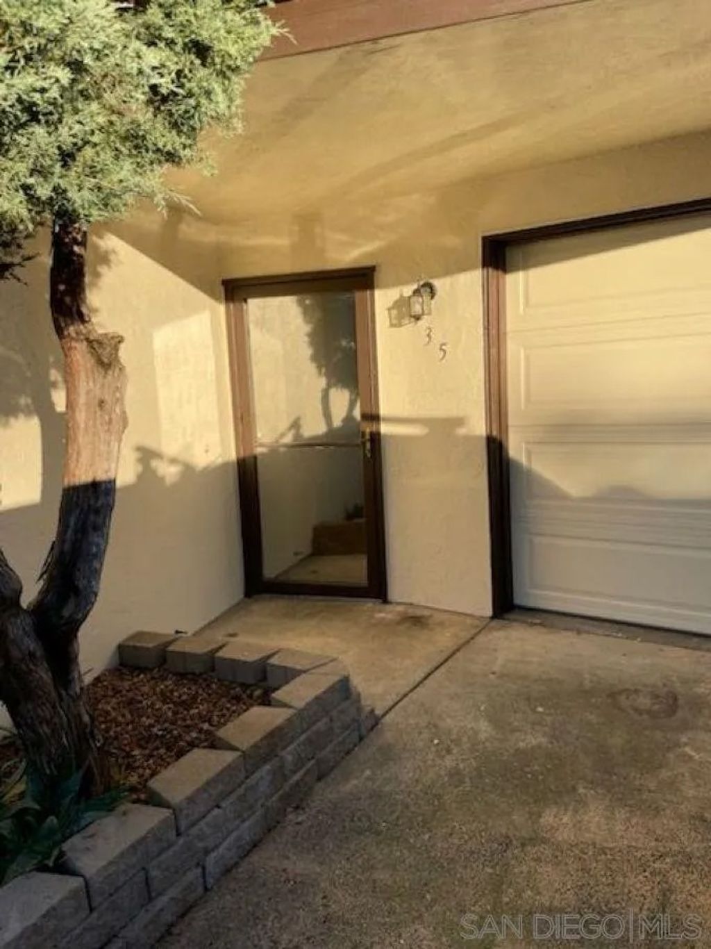 Photo of 935 W 8Th St, Santa Rosa, CA 95401 (MLS # 260001450)