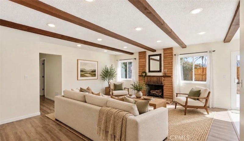 450 Mountain View