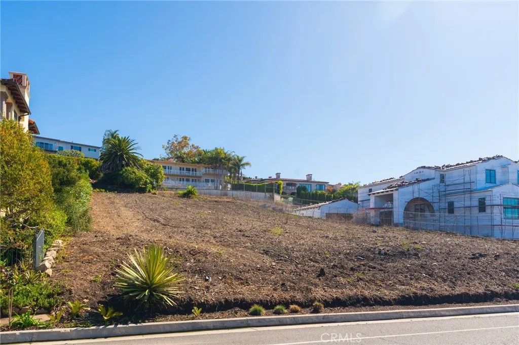 Photo of 1520 Via Zurita, Palos Verdes Estates, CA 90274 (MLS # SB25251477)