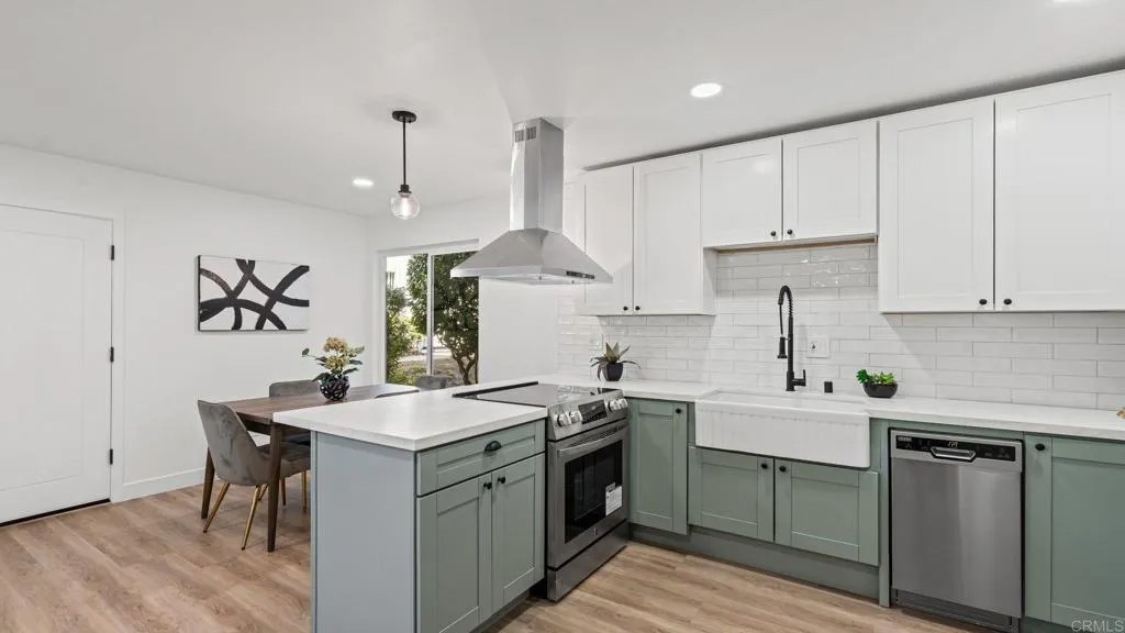 7833 Camino Huerta