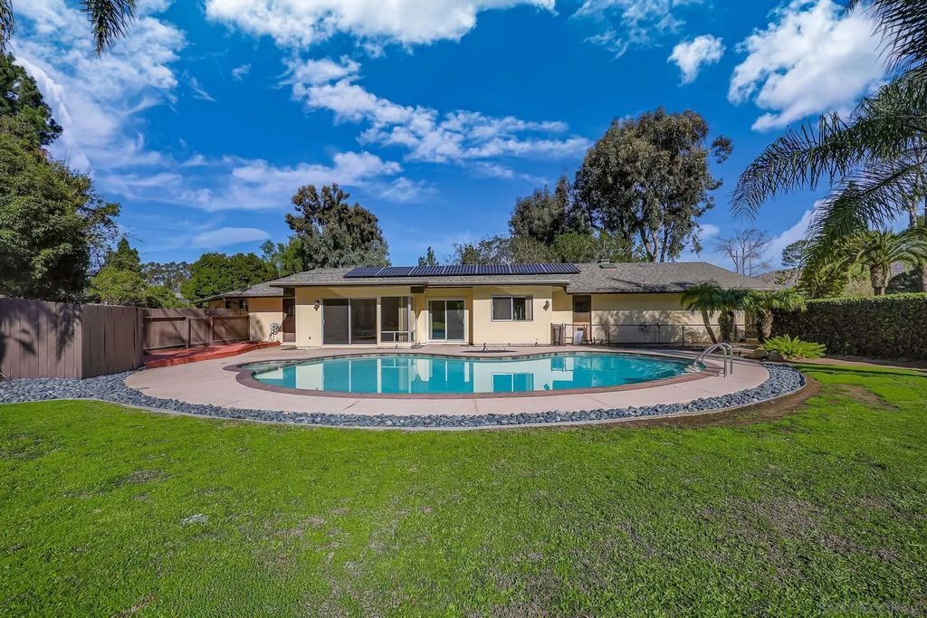 Photo of 2307 Vista Rodeo Dr, El Cajon, CA 92019 (MLS # 2601169)