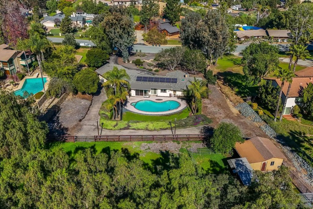 Photo of 2307 Vista Rodeo Dr, El Cajon, CA 92019 (MLS # 2601169)