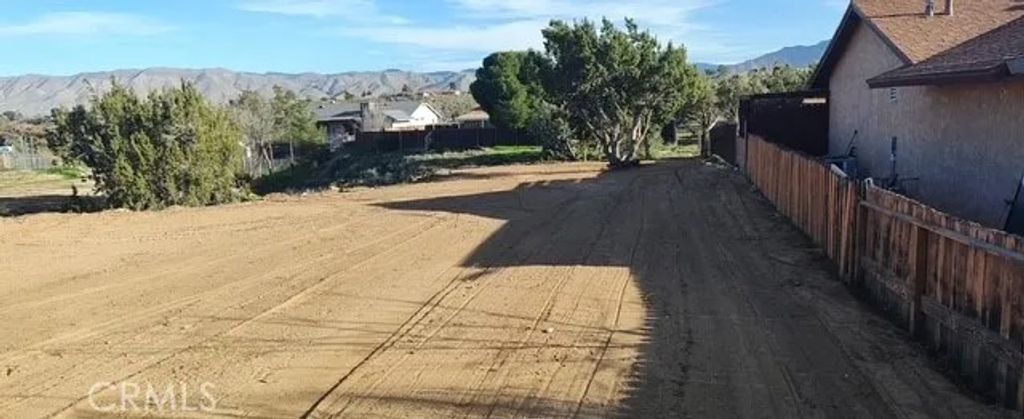 Photo of 0 Cholla, Hesperia, CA 92345 (MLS # DW26045762)