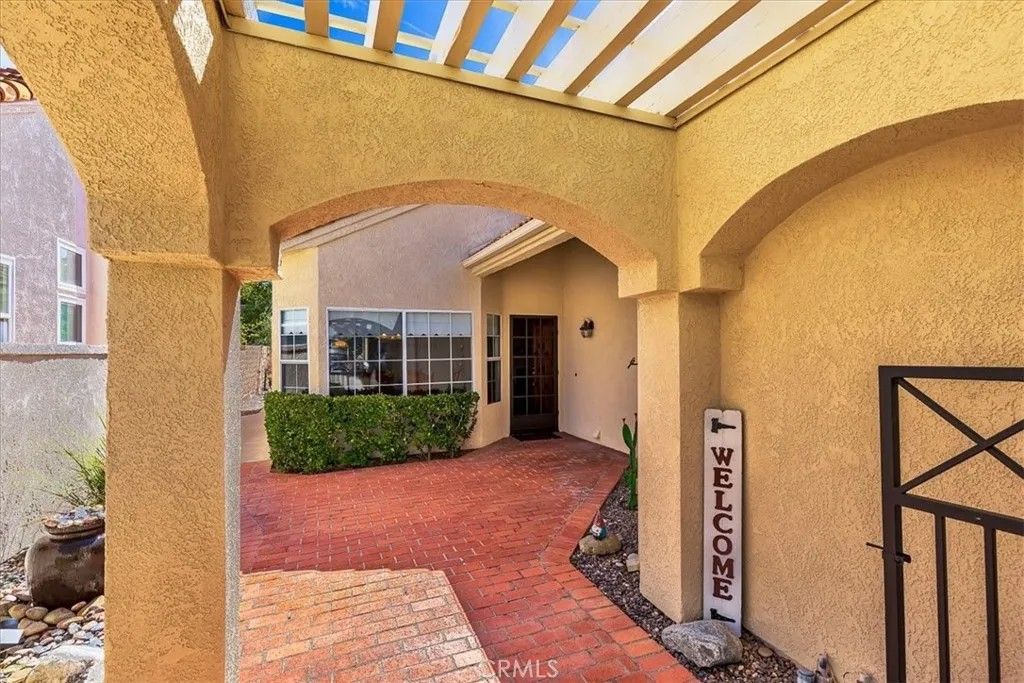 Photo of 40532 Corte Lucia, Murrieta, CA 92562 (MLS # SW25167072)