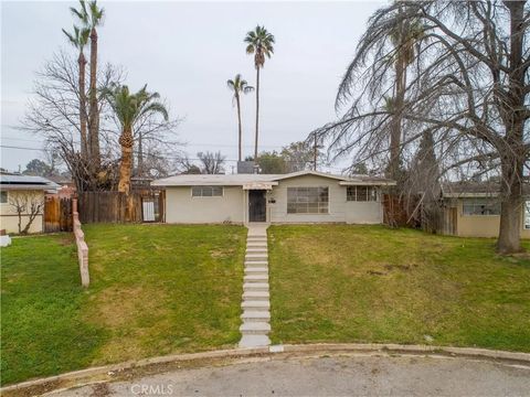 Photo of 1008 Oberlin Court, Bakersfield, CA 93305 (MLS # SR26019806)