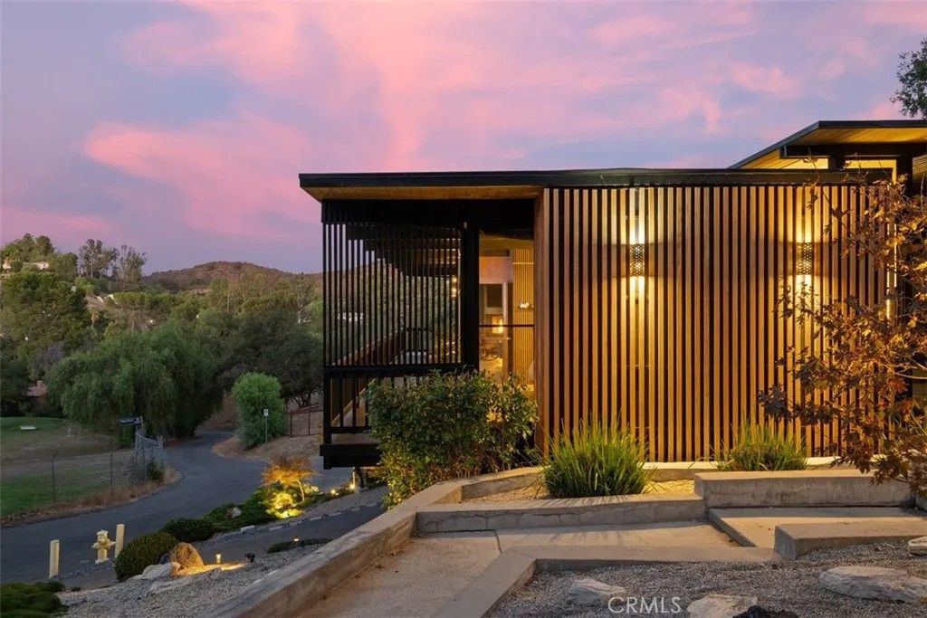 Photo of 21090 Rios Street, Woodland Hills, CA 91364 (MLS # SR26065053)