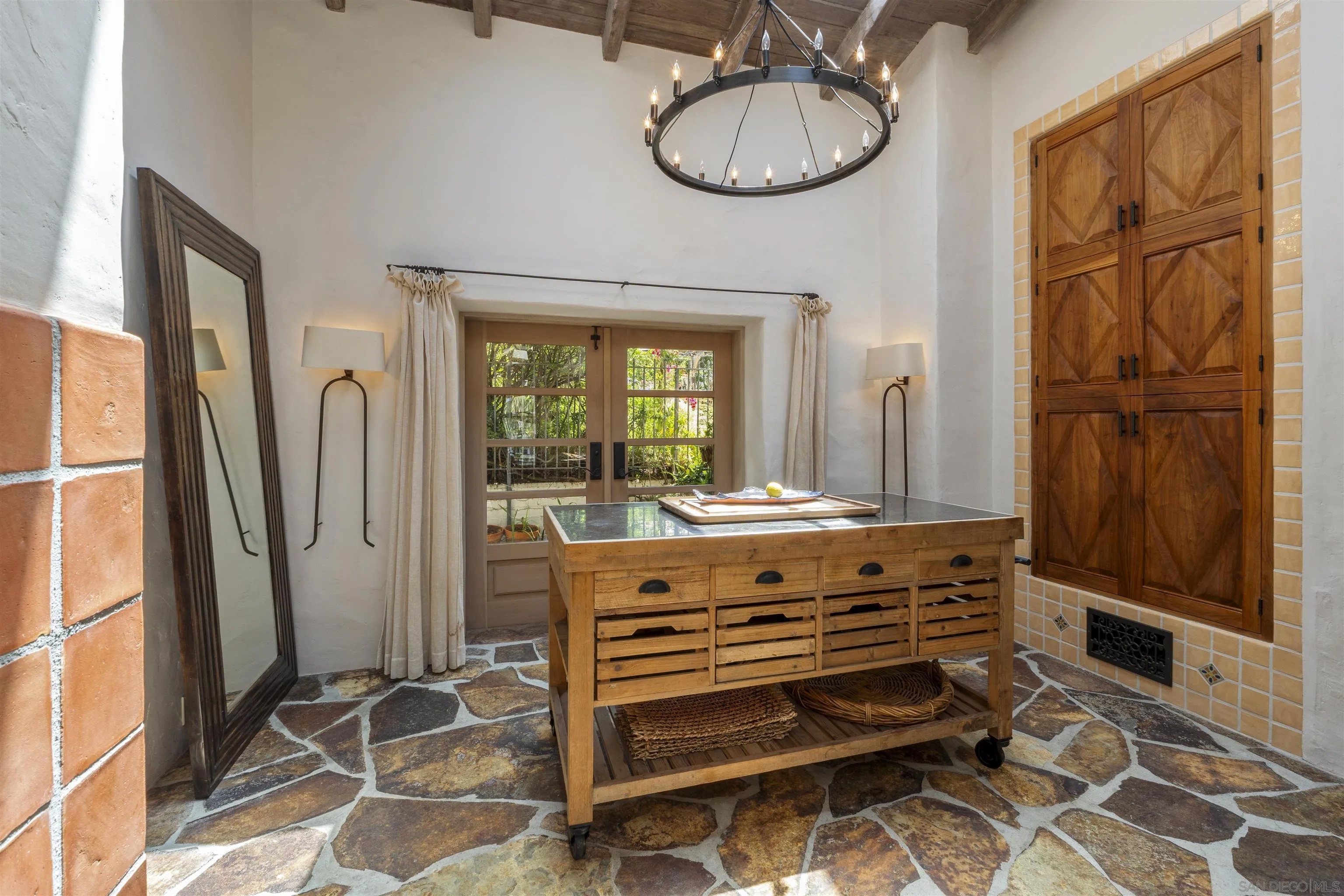 1105 Stratford 1105 Stratford Ct. Del Mar, CA 92014