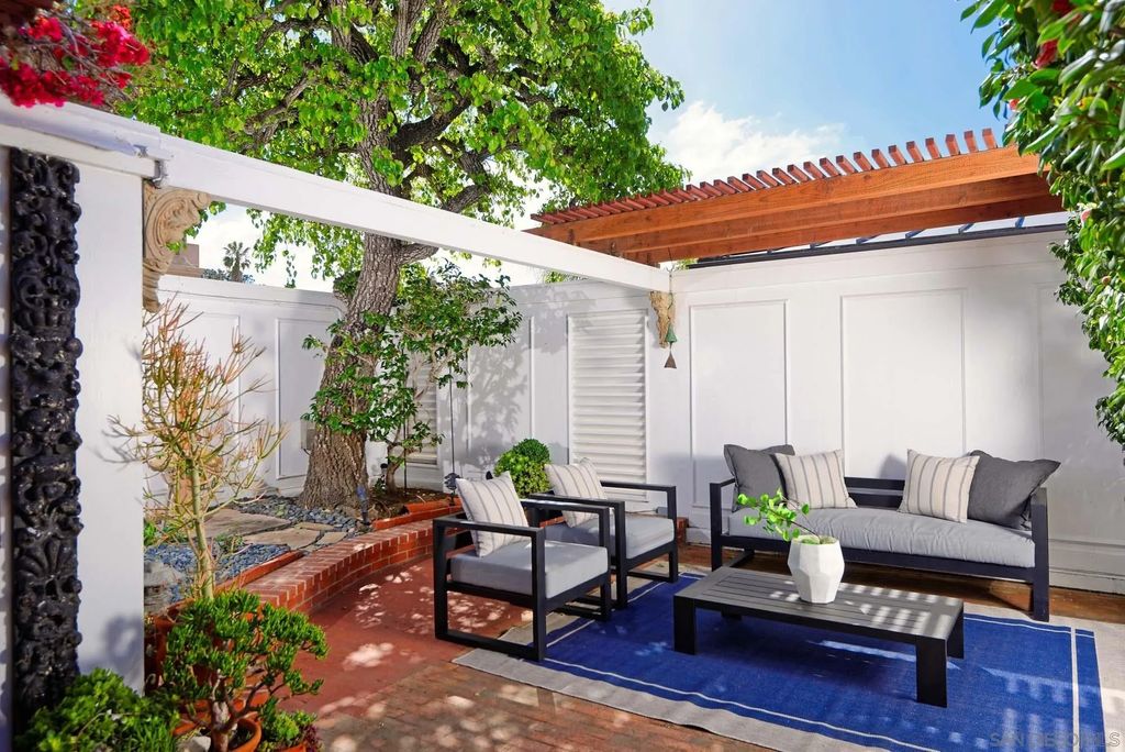 Photo of 8348 Paseo Del Ocaso, La Jolla, CA 92037 (MLS # 260005817)