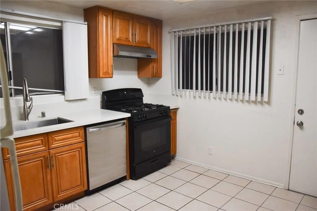 Photo of 125 S Cypress St, Orange, CA 92866 (MLS # PW26007295)