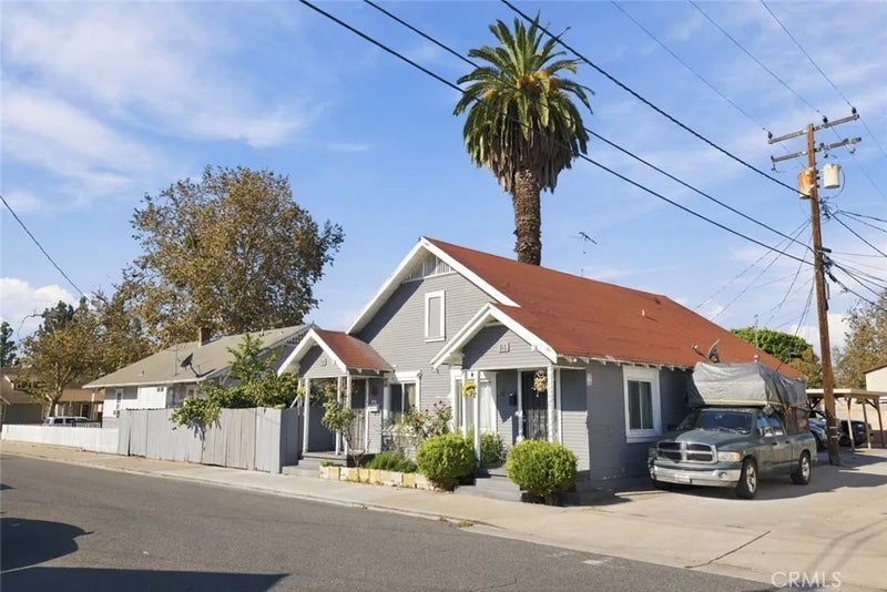 421 E Walnut