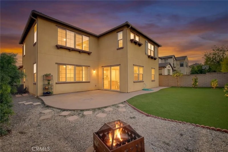 885 E Manresa Drive
