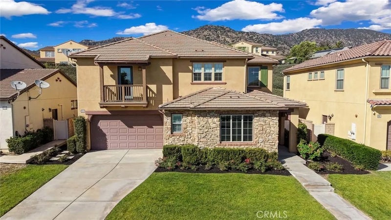 885 E Manresa Drive