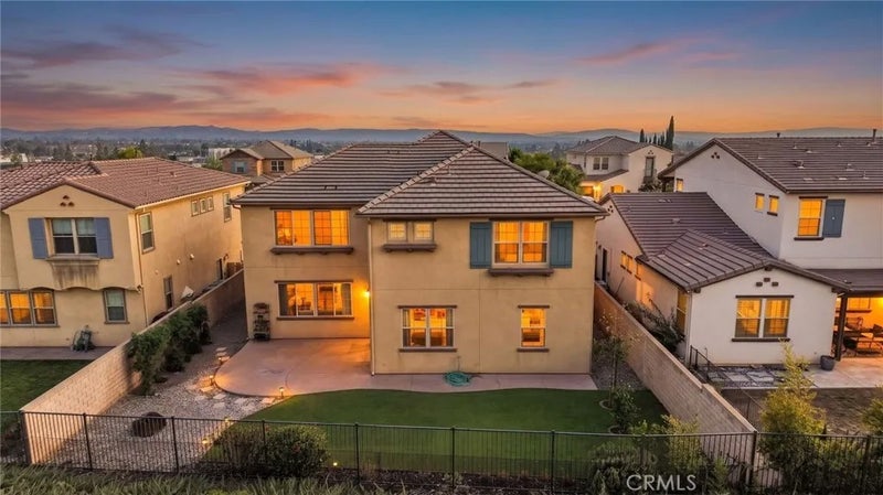 885 E Manresa Drive
