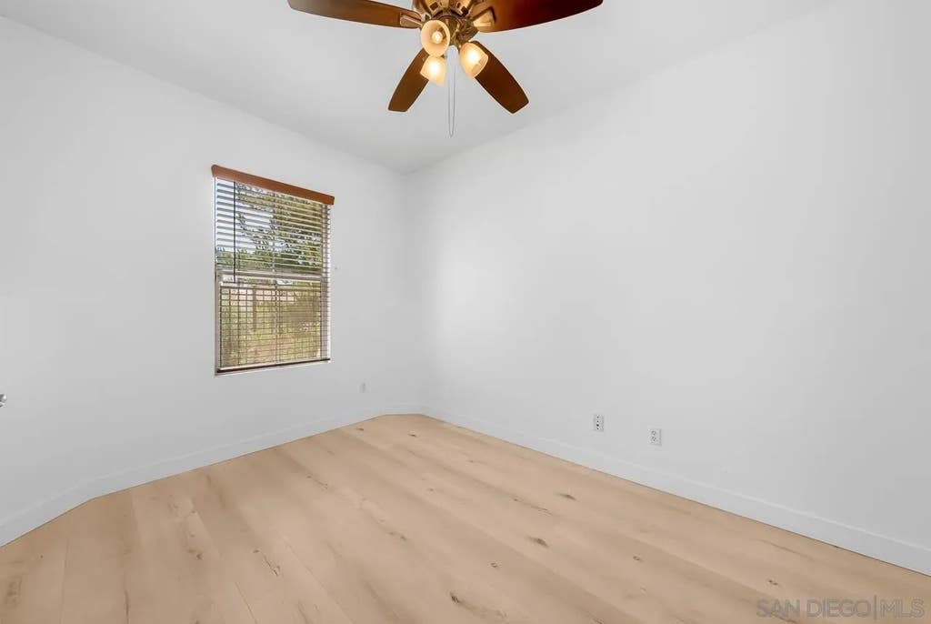 Photo of 2281 Huntington Point Rd #139, Chula Vista, CA 91914 (MLS # 260019962)