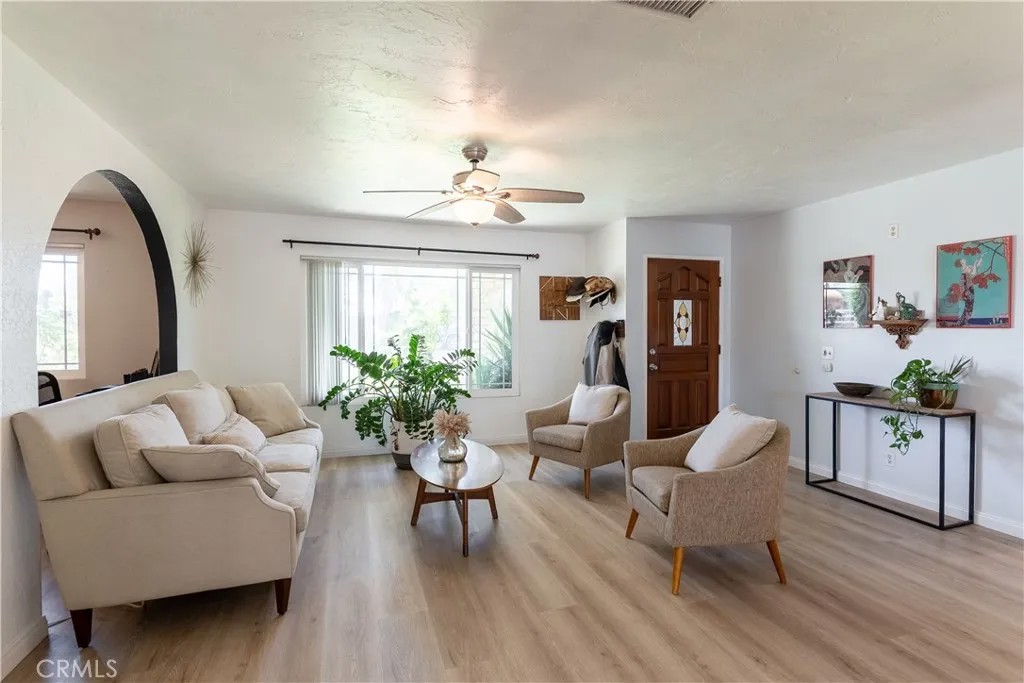 10865 Wagon Train Ln