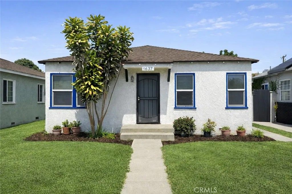 Photo of 1637 E Poppy Street, Long Beach, CA 90805 (MLS # PW26080450)
